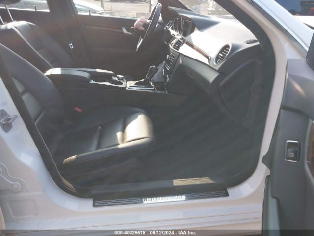 WDDGF8AB2EA954106 Mercedes-Benz C 300 Luxury 4matic/sport 4matic
