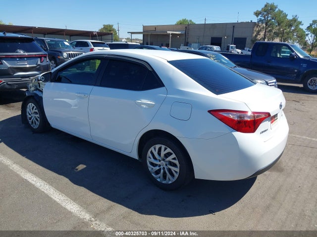 Toyota COROLLA LE 2018 2T1BURHE1JC079817 Image 3