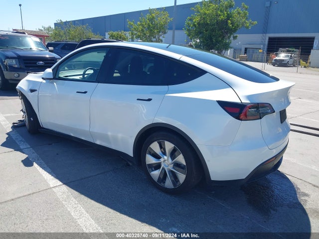 2021 TESLA MODEL Y 5YJYGAEE5MF223036 Photo 2