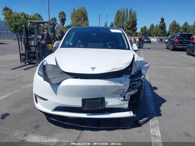 2021 TESLA MODEL Y 5YJYGAEE5MF223036 Photo 5
