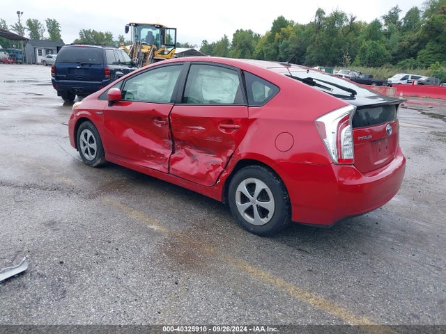 Toyota Prius Three 2014 JTDKN3DU9E1770756 Image 3