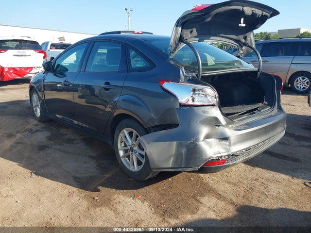 Ford FOCUS SE 2017 1FADP3F2XHL257934 Image 3