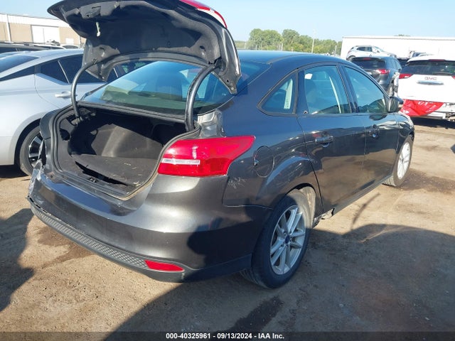 Ford FOCUS SE 2017 1FADP3F2XHL257934 Image 4