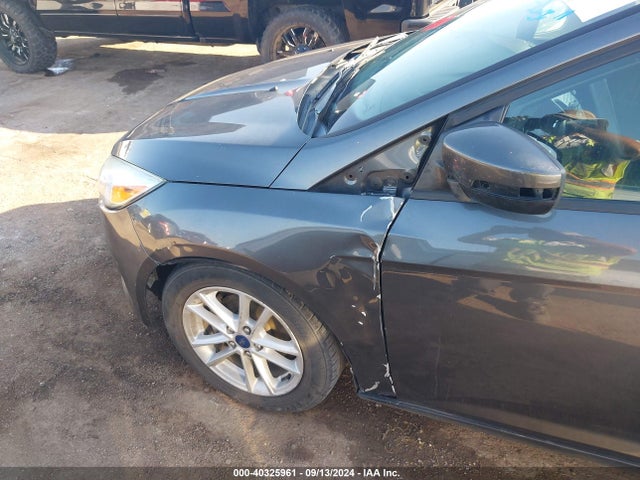 Ford FOCUS SE 2017 1FADP3F2XHL257934 Image 6