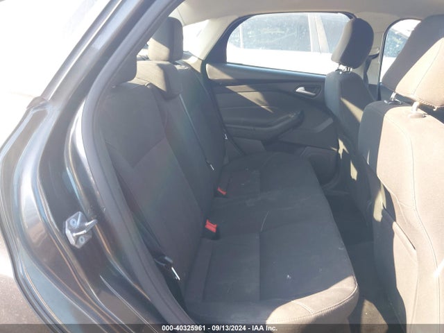 Ford FOCUS SE 2017 1FADP3F2XHL257934 Image 8