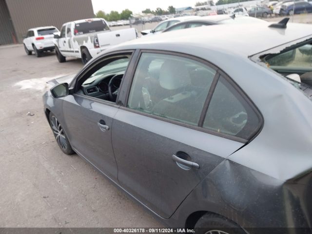 3VWD17AJ6GM242214 Volkswagen Jetta 1.8t Sport