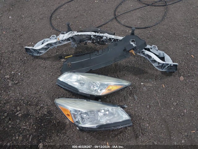 40326267 :رقم المزاد ، 1FMCU0GX1GUC52309 vin ، 2016 Ford Escape Se مزاد بيع