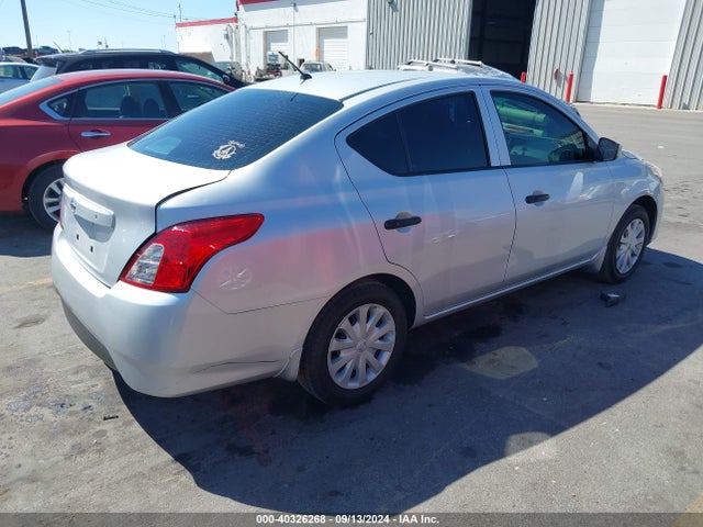 Nissan Versa 1.6 S 2018 3N1CN7AP6JL840889 Image 4