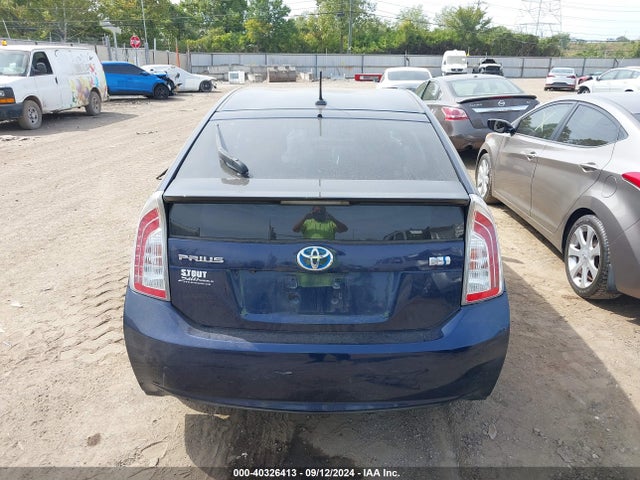Toyota Prius Three 2015 JTDKN3DU8F1873734 Image 17