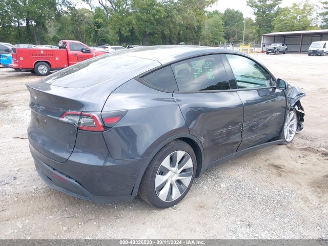 2024 TESLA MODEL Y 7SAYGDED5RF095609 Photo 3