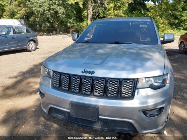 1C4RJFAGXJC148658 Jeep Grand Cherokee Altitude 4x4