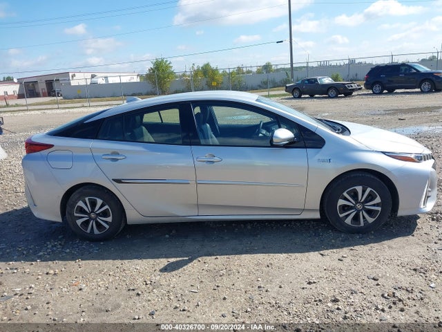 Toyota Prius Prime Advanced 2017 JTDKARFP9H3048850 Image 13