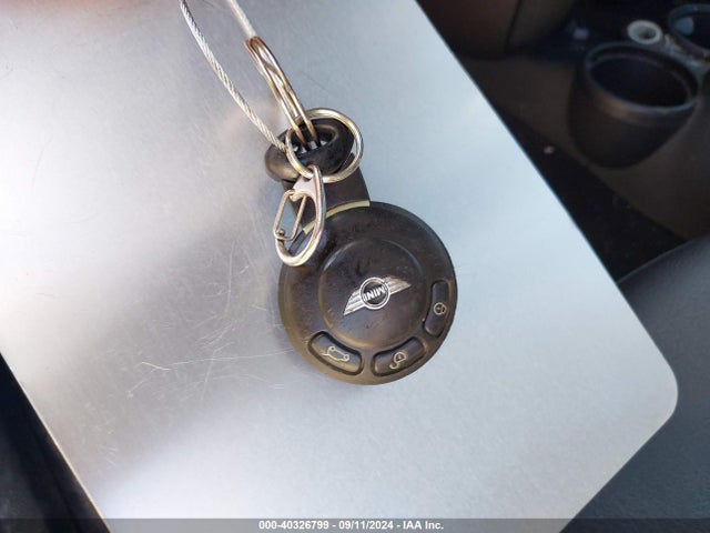 2008 MINI COOPER WMWMF33518TU66150 Photo 10