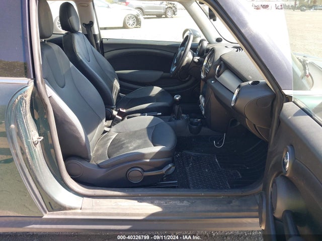 2008 MINI COOPER WMWMF33518TU66150 Photo 4