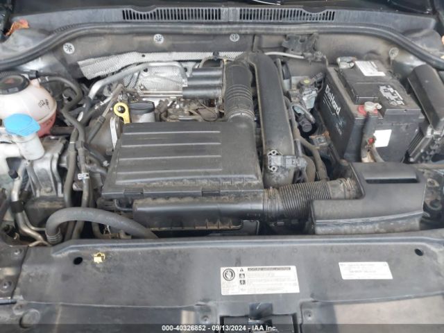 3VWDB7AJ9JM206943 Volkswagen Jetta 1.4t Se/1.4t Wolfsburg Edition