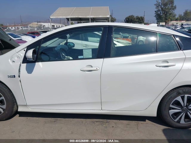 Toyota Prius Prime Advanced 2019 JTDKARFP1K3118008 Image 14