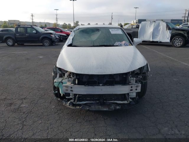 JTHKD5BH6F2235298 Lexus CT 200H