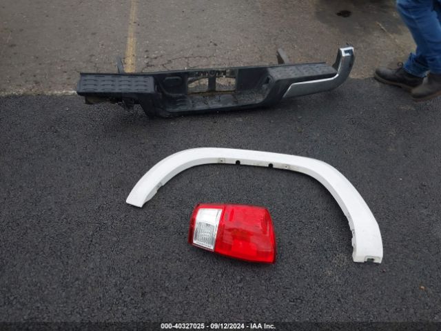 5TFAX5GN2HX081665 Toyota Tacoma Sr5