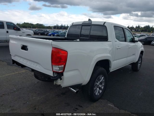 5TFAX5GN2HX081665 Toyota Tacoma Sr5
