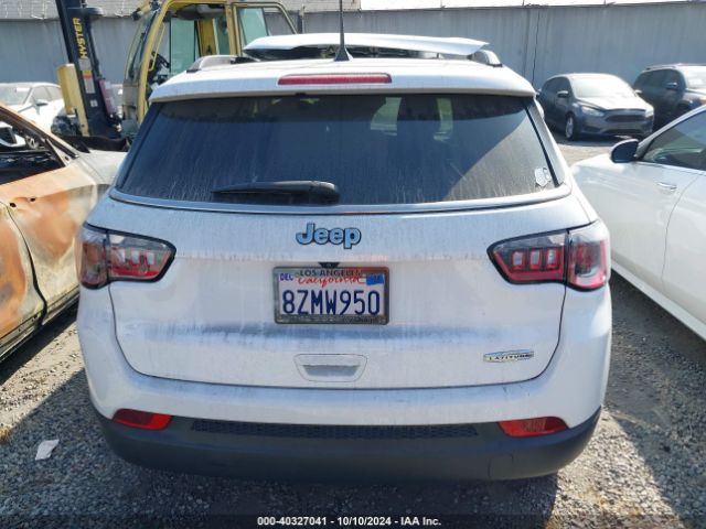 3C4NJCBB9NT119503 Jeep Compass Latitude Fwd