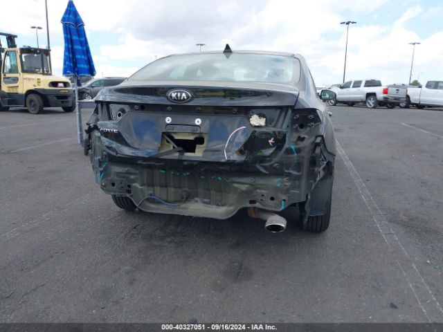 3KPF24AD5KE029257 KIA Forte Lxs