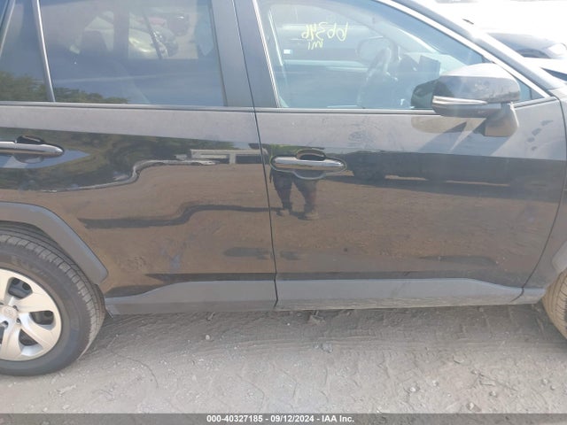 Toyota RAV4 LE 2019 2T3G1RFV7KC055659 Image 13