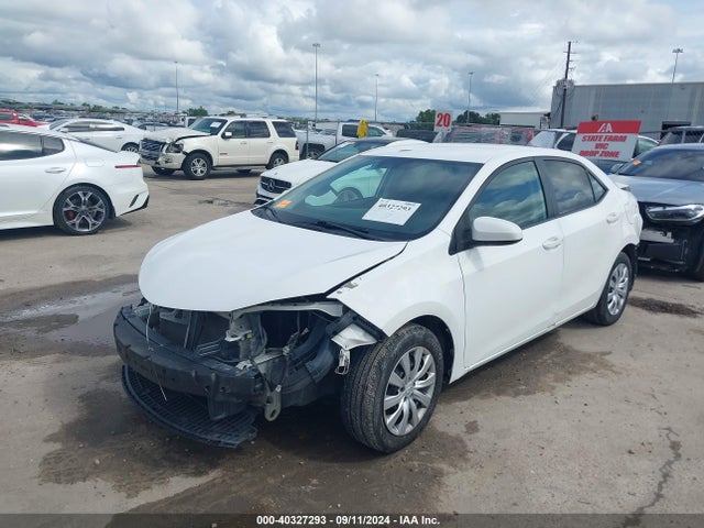 Toyota COROLLA LE 2015 5YFBURHEXFP324170 Image 2