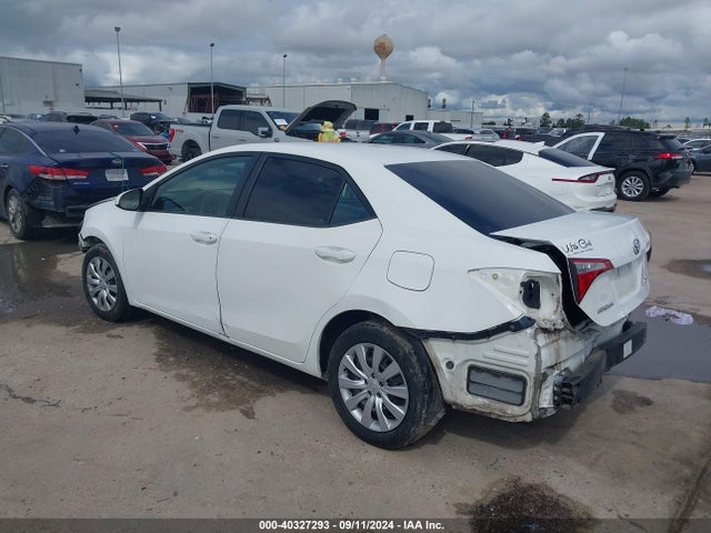 Toyota COROLLA LE 2015 5YFBURHEXFP324170 Image 3