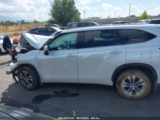 Toyota Highlander Xle 2022 5TDGZRBHXNS169216 Image 15