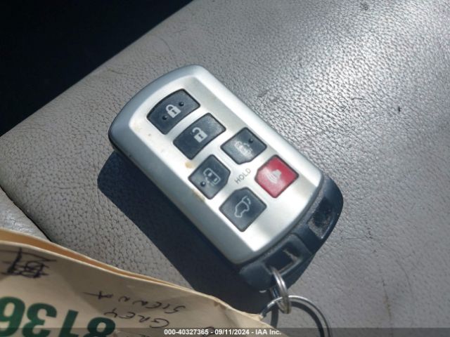 5TDYZ3DC1HS794580 Toyota Sienna Xle Premium 8 Passenger