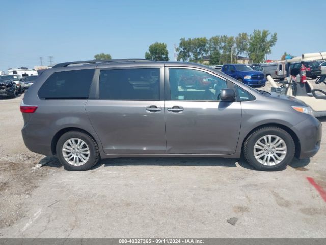 5TDYZ3DC1HS794580 Toyota Sienna Xle Premium 8 Passenger