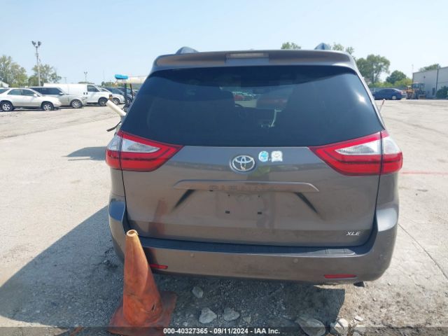 5TDYZ3DC1HS794580 Toyota Sienna Xle Premium 8 Passenger