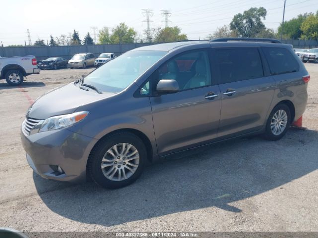 5TDYZ3DC1HS794580 Toyota Sienna Xle Premium 8 Passenger