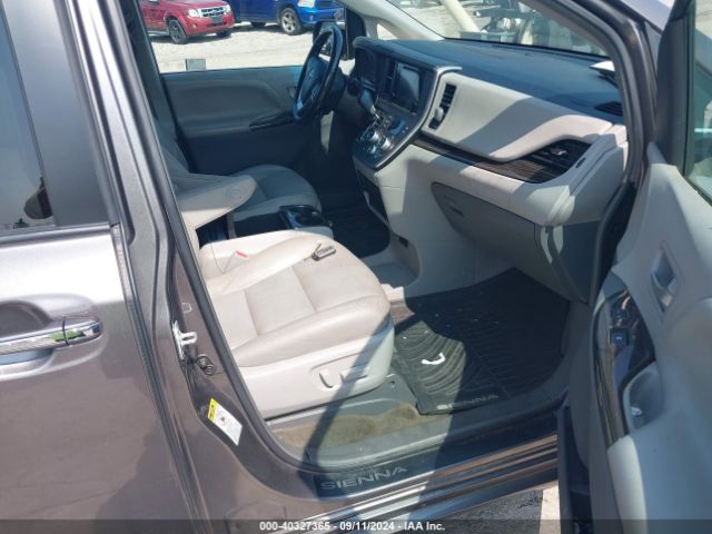 5TDYZ3DC1HS794580 Toyota Sienna Xle Premium 8 Passenger