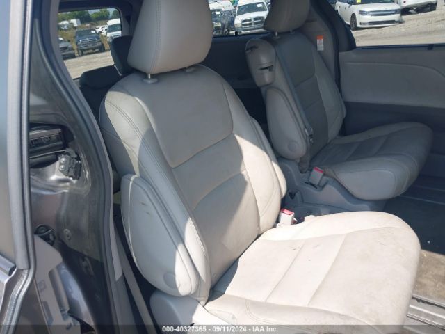 5TDYZ3DC1HS794580 Toyota Sienna Xle Premium 8 Passenger