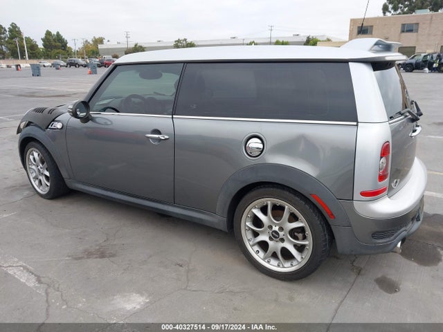 2009 MINI COOPER S CLUBMAN WMWMM33549TP92113 Photo 2