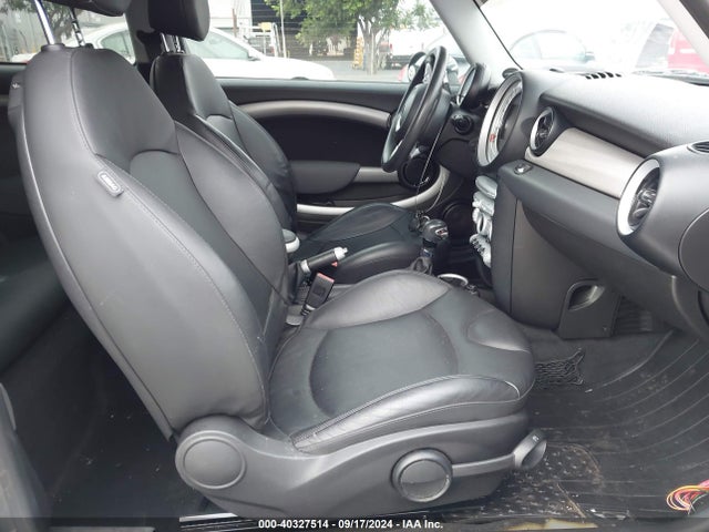 2009 MINI COOPER S CLUBMAN WMWMM33549TP92113 Photo 4