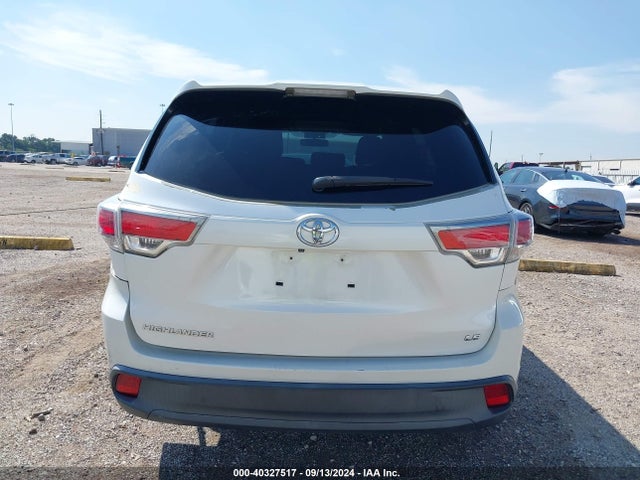 Toyota Highlander Le 2015 5TDZARFH5FS013404 Image 16