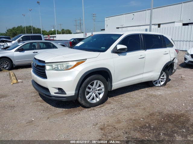 Toyota Highlander Le 2015 5TDZARFH5FS013404 Image 2