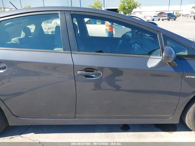 Toyota Prius Two 2014 JTDKN3DUXE1776629 Image 13