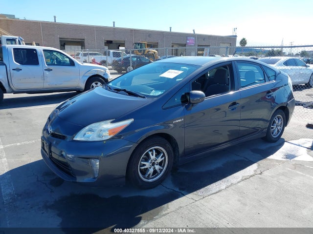 Toyota Prius Two 2014 JTDKN3DUXE1776629 Image 2