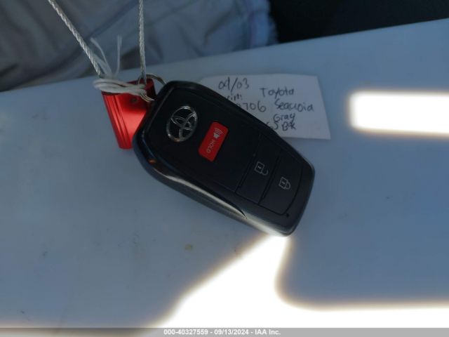 7SVAAABA4PX012706 Toyota Sequoia Sr5