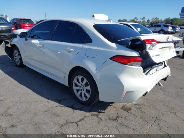 Toyota COROLLA LE 2021 JTDEPMAE1MJ138391 Image 3