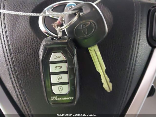 5TDJZ3DC3HS170863 Toyota Sienna Le 7 Passenger