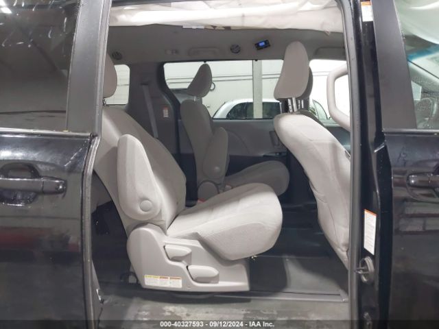 5TDJZ3DC3HS170863 Toyota Sienna Le 7 Passenger
