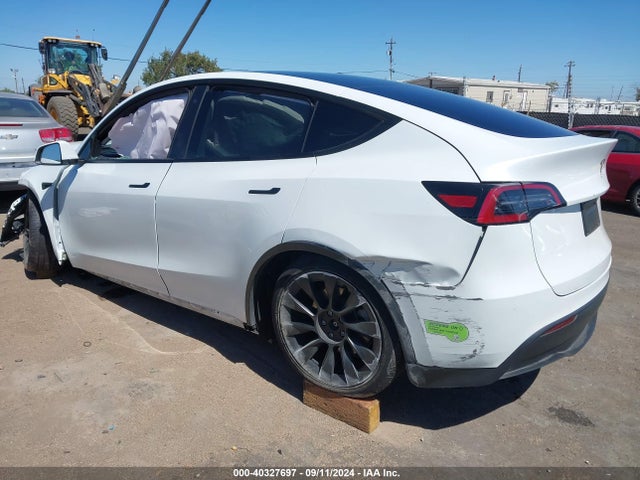 2023 TESLA MODEL Y 7SAYGDEE4PF692269 Photo 2