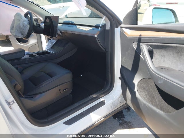 2023 TESLA MODEL Y 7SAYGDEE4PF692269 Photo 4