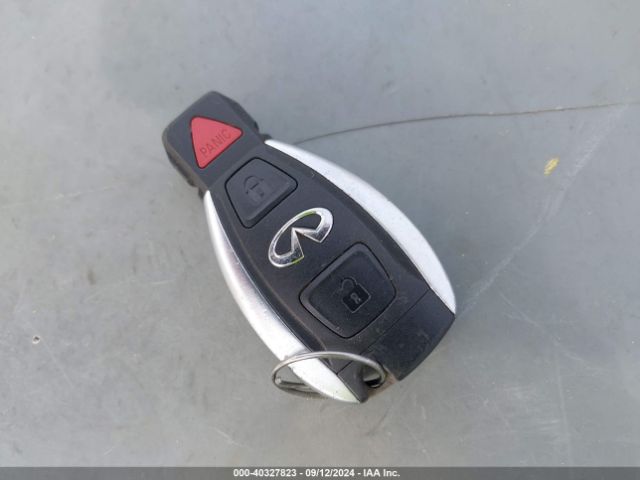 SJKCH5CR5JA043013 Infiniti Qx30 Premium