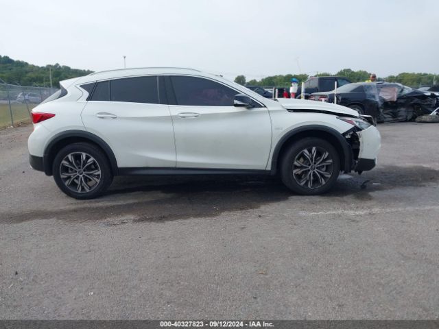 SJKCH5CR5JA043013 Infiniti Qx30 Premium