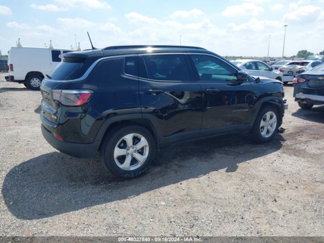 3C4NJCBB3NT187702 Jeep Compass Latitude Fwd
